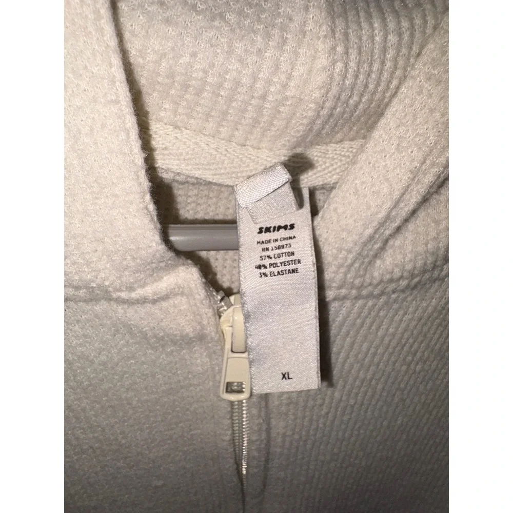SKIMS Waffle Knit Cropped Zip Hoodie Ivory Cotton Blend Womens XL Full Zip - Picture 3 of 4